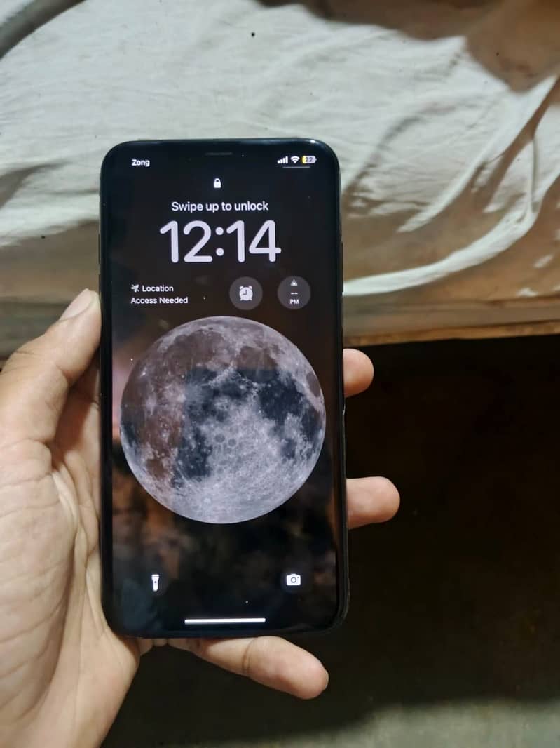 Apple iPhone XS Max 0