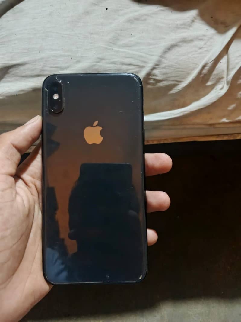 Apple iPhone XS Max 1