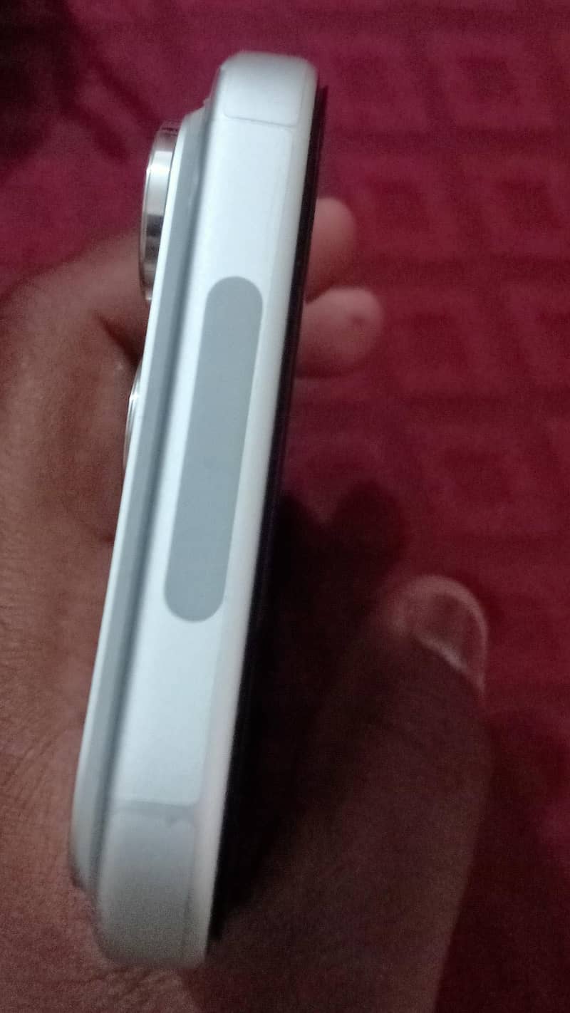 iPhone 17 pro max 4
