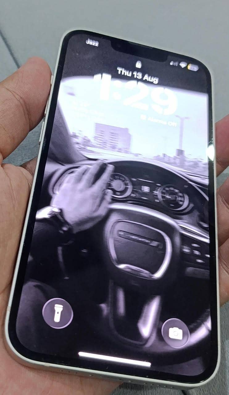 iPhone 13 0
