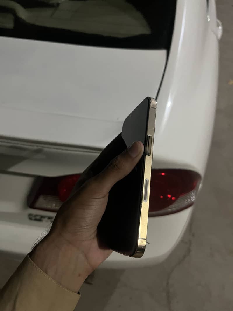 IPhone 13 Pro JV 1