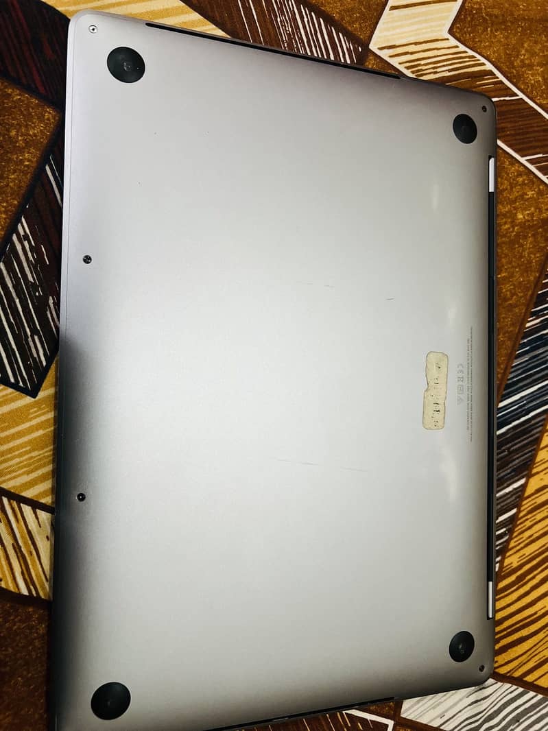 MacBook Pro 19 3
