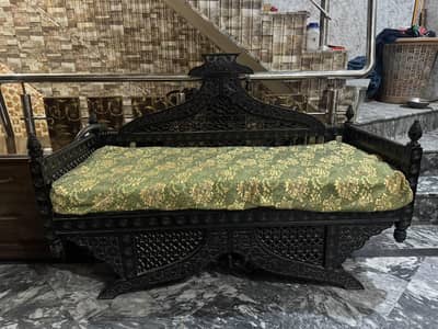 3 Seater Triditional Sofa