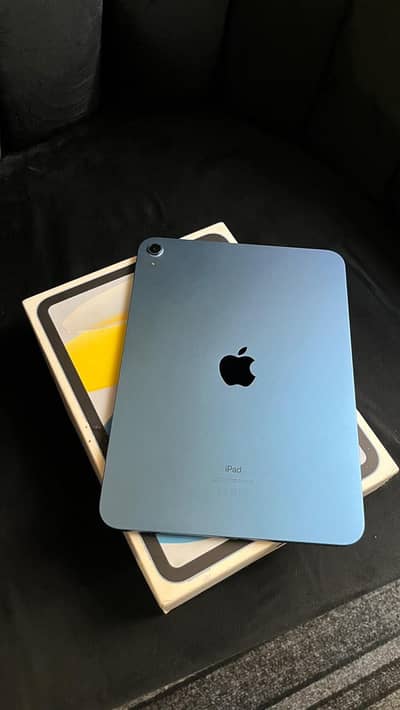 IPad 10th Generation Scratch less for Sale