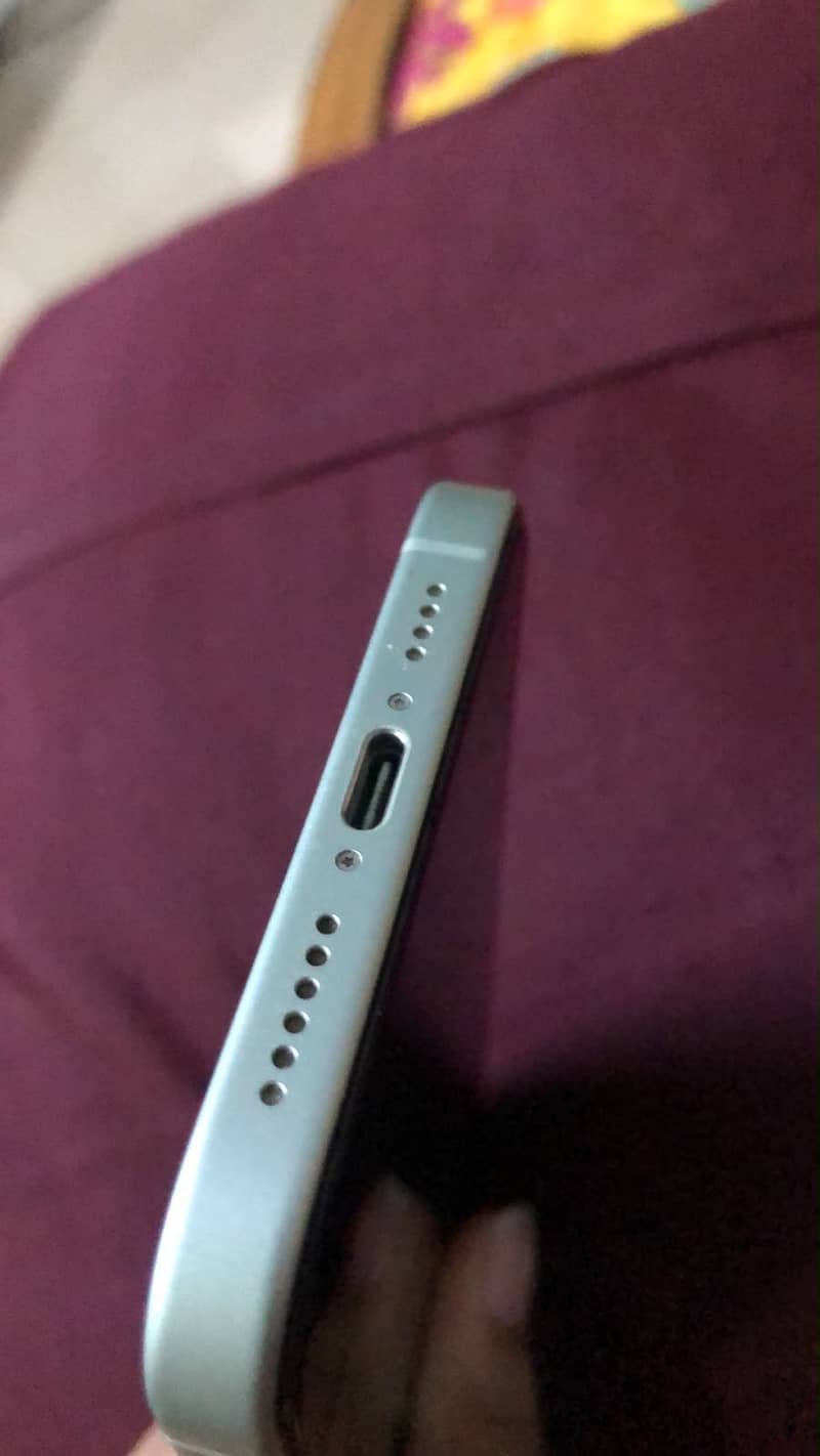 Apple iPhone 15 plus 4