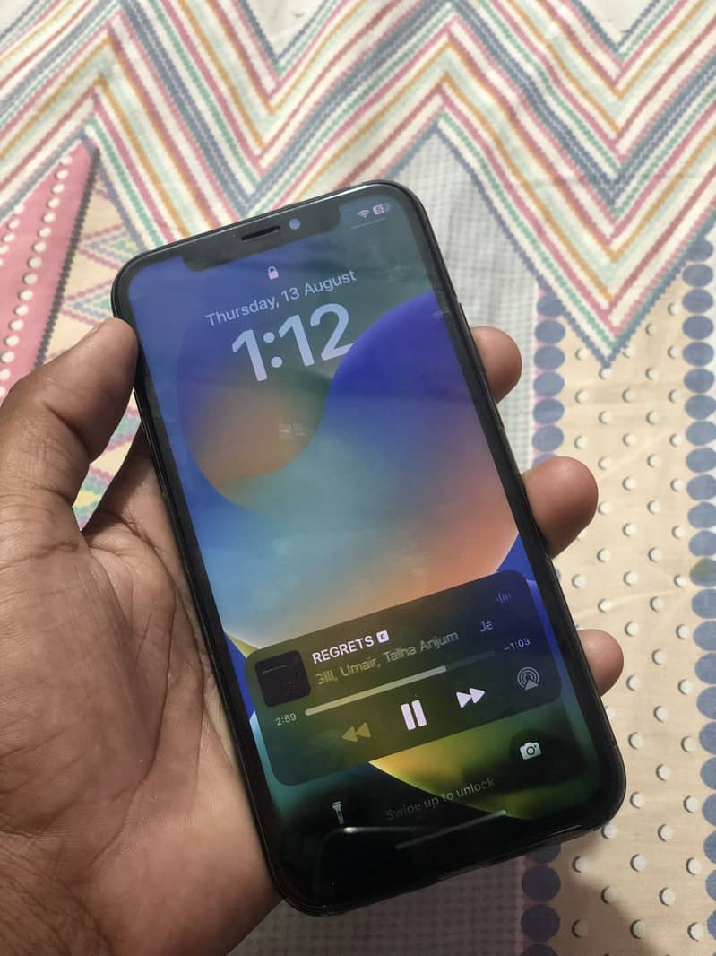 Apple iPhone X 4