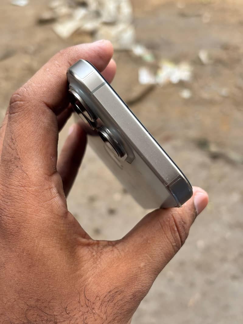 Apple iPhone 15 Pro 5