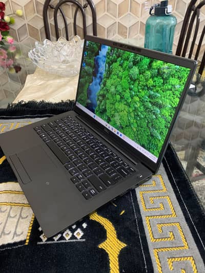 Dell latitude i7 -8gen