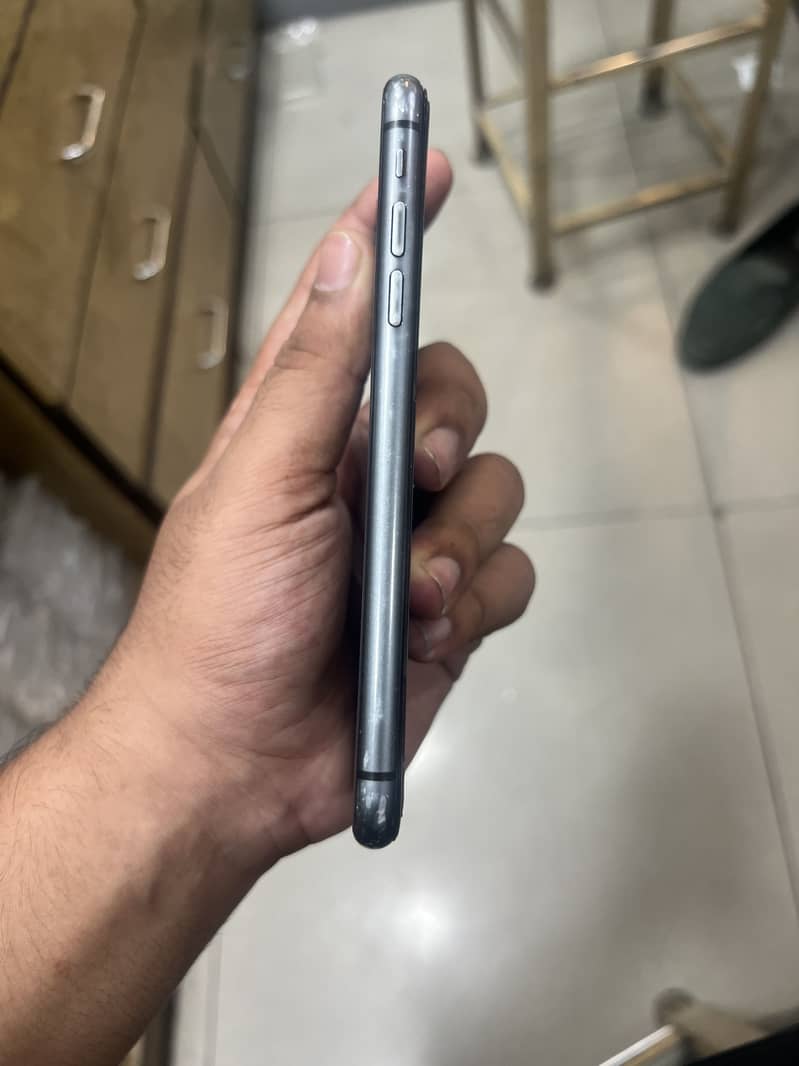 Apple iPhone 11 2
