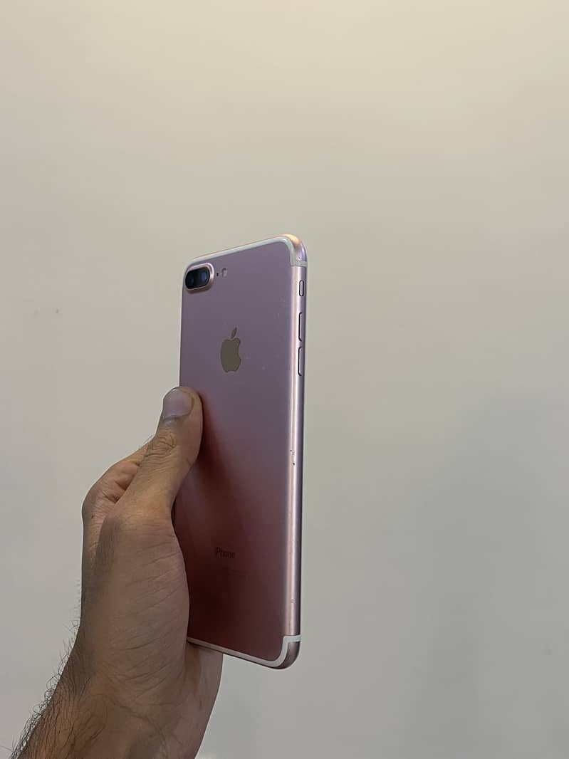 Apple iPhone 7 Plus 2