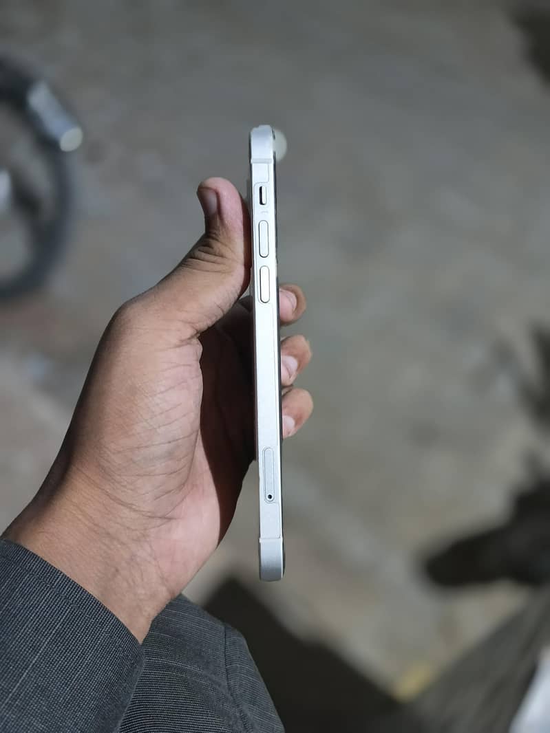 Apple iPhone 12 2
