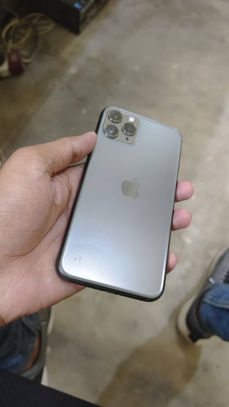 Apple iPhone 11 Pro 2