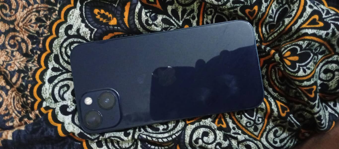 Apple iPhone 13 4
