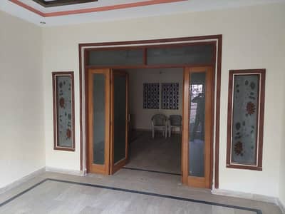 10 Marla Full House Available For Rent