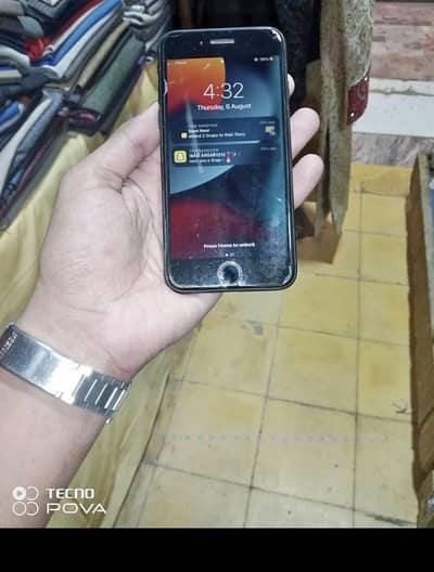 Apple iPhone 7