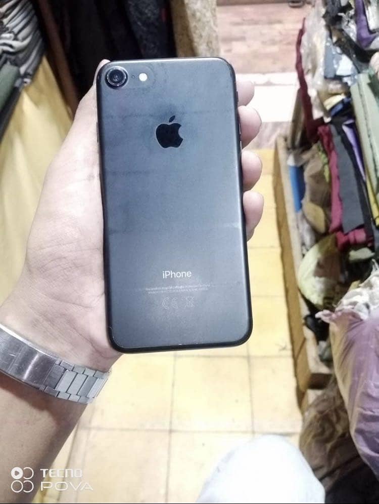 Apple iPhone 7 1
