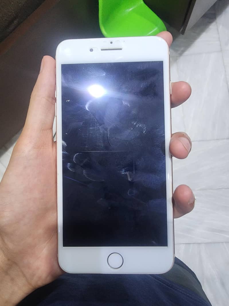 Apple iPhone 8 Plus 1