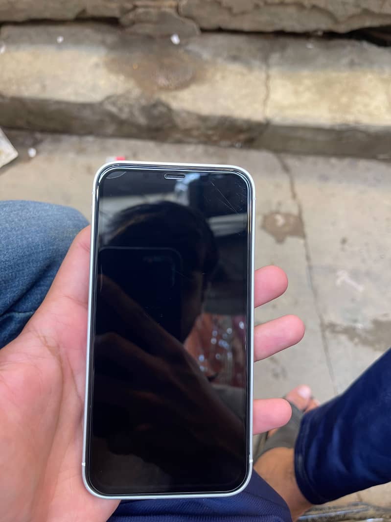 Apple iPhone XR 4