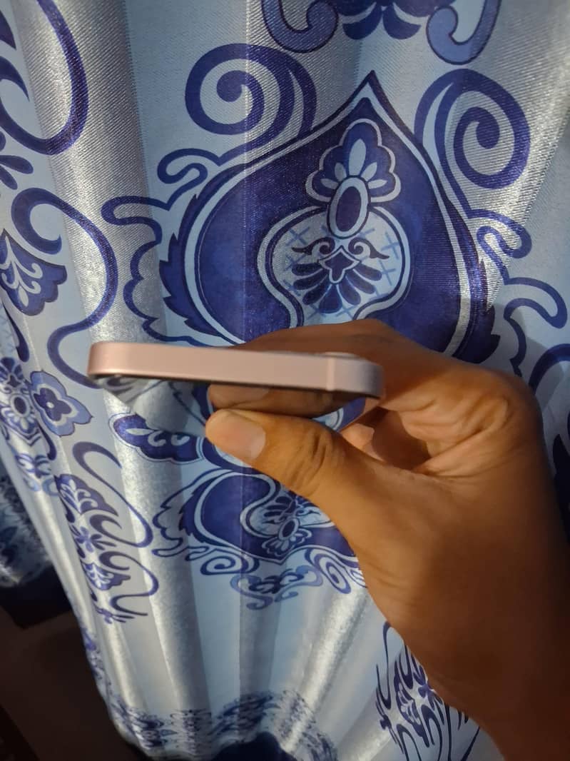 Apple iPhone 13 3