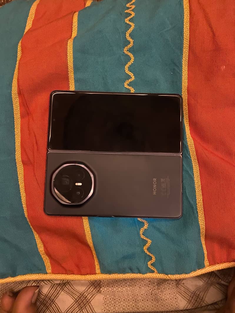 Honor Magic V3 4