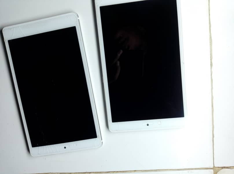 2-tablets-available-10-10-new-condition-tablets-1117974571