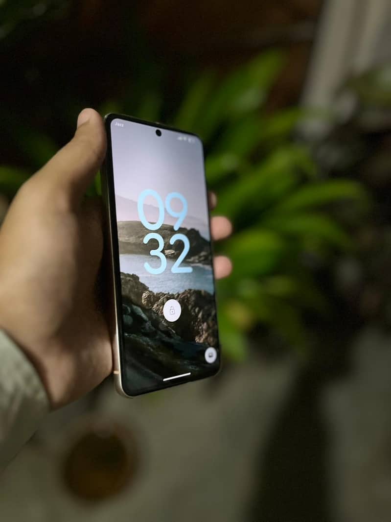 Google Pixel 8 6