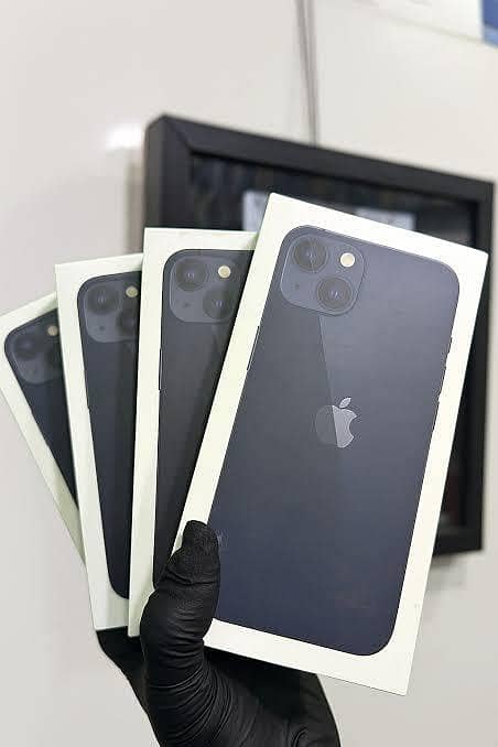 Apple iPhone 13 0