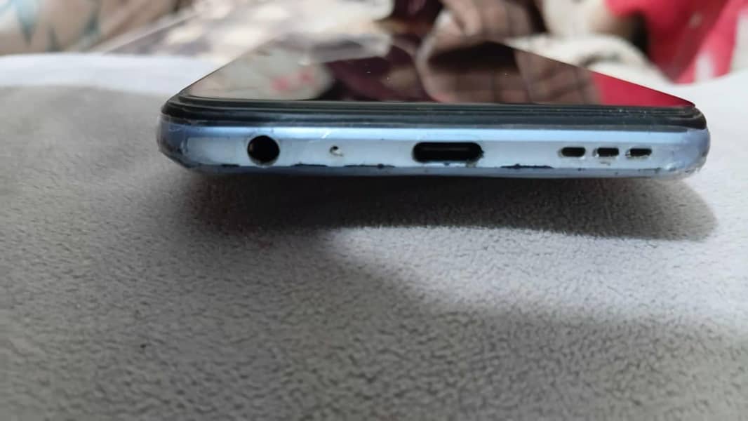 Vivo Y51s 5