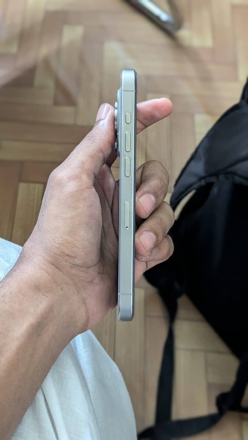 Apple iPhone 15 Pro 2