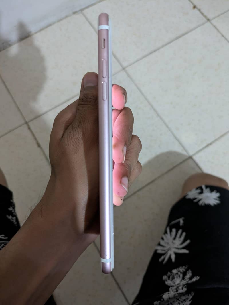 Apple iPhone 7 Plus 5