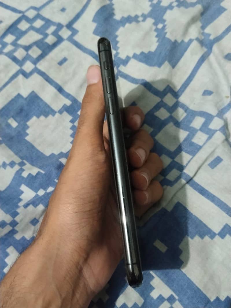 Apple iPhone 11 Pro Max 0