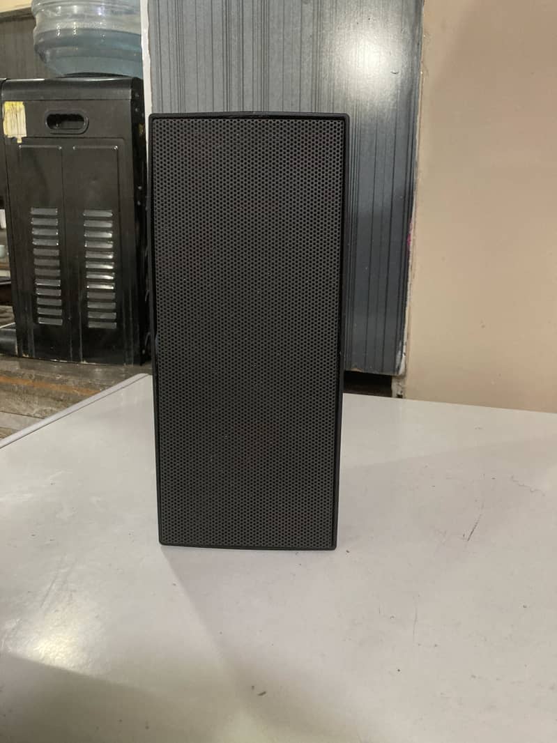 Straight type speaker 0