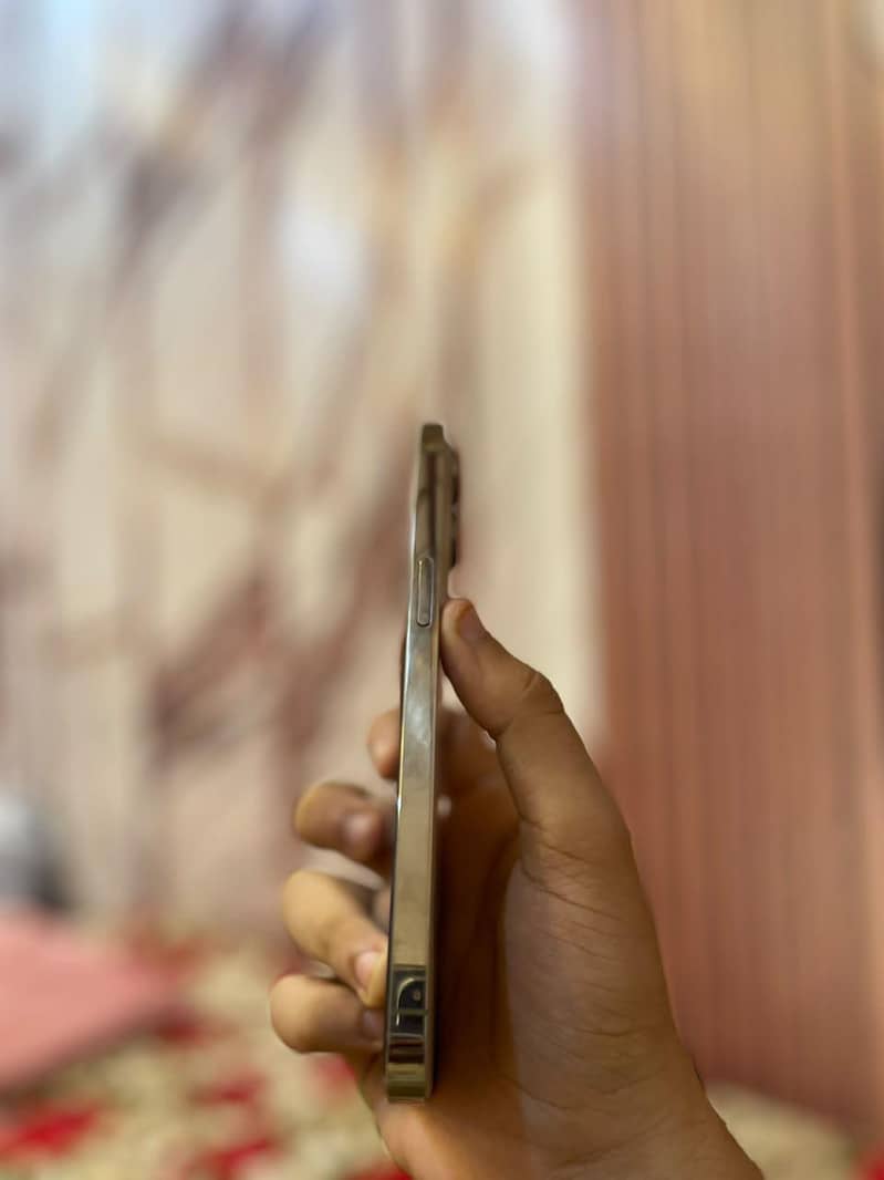 IPhone 14 pro max 5