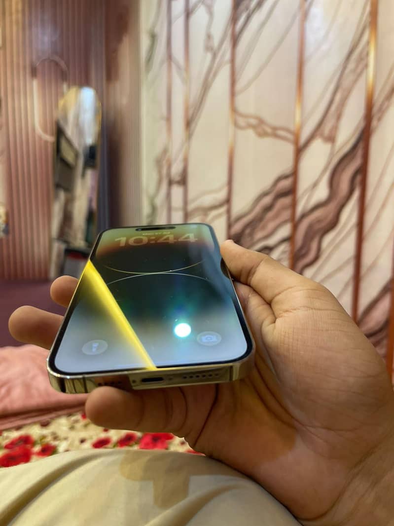 IPhone 14 pro max 6