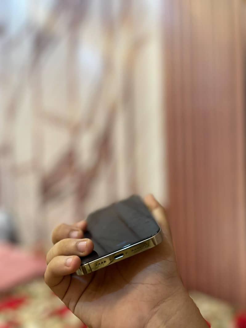 IPhone 14 pro max 7