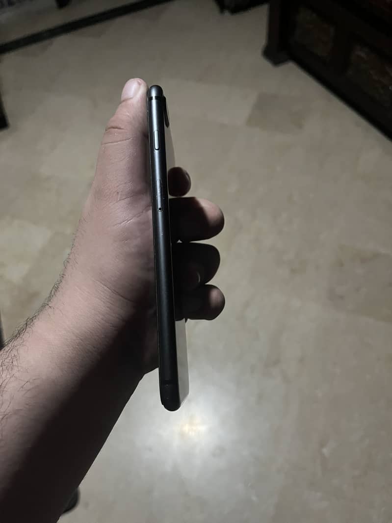 Apple iPhone 8 Plus 1