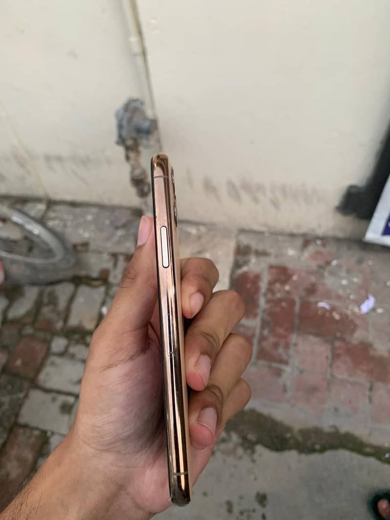 Apple iPhone 11 Pro 3