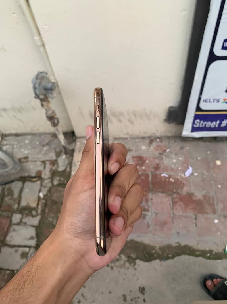 Apple iPhone 11 Pro 5