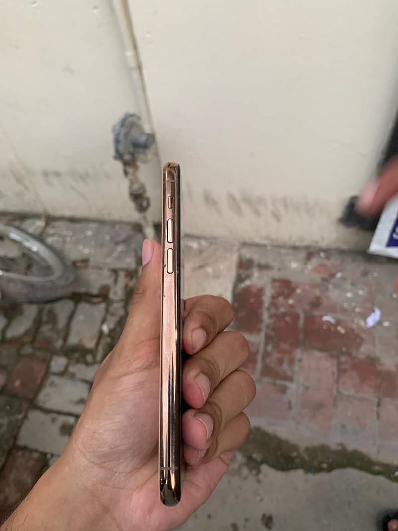 Apple iPhone 11 Pro 6