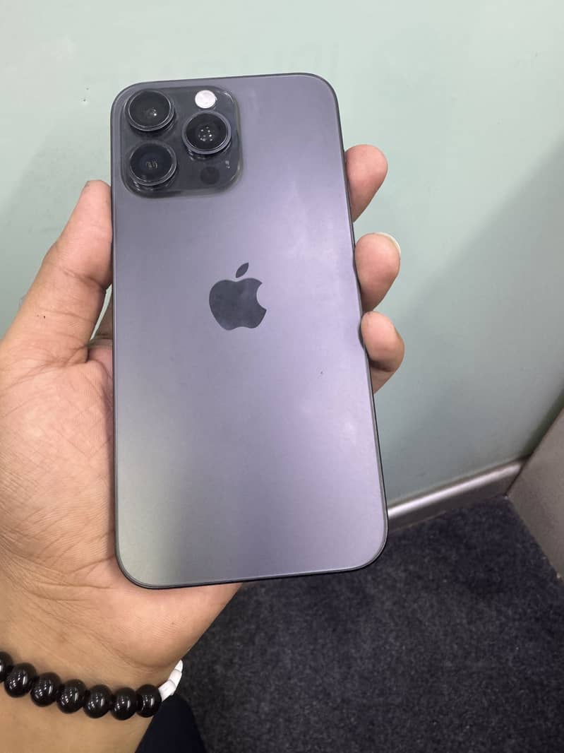 Apple iPhone 15 Pro Max 1