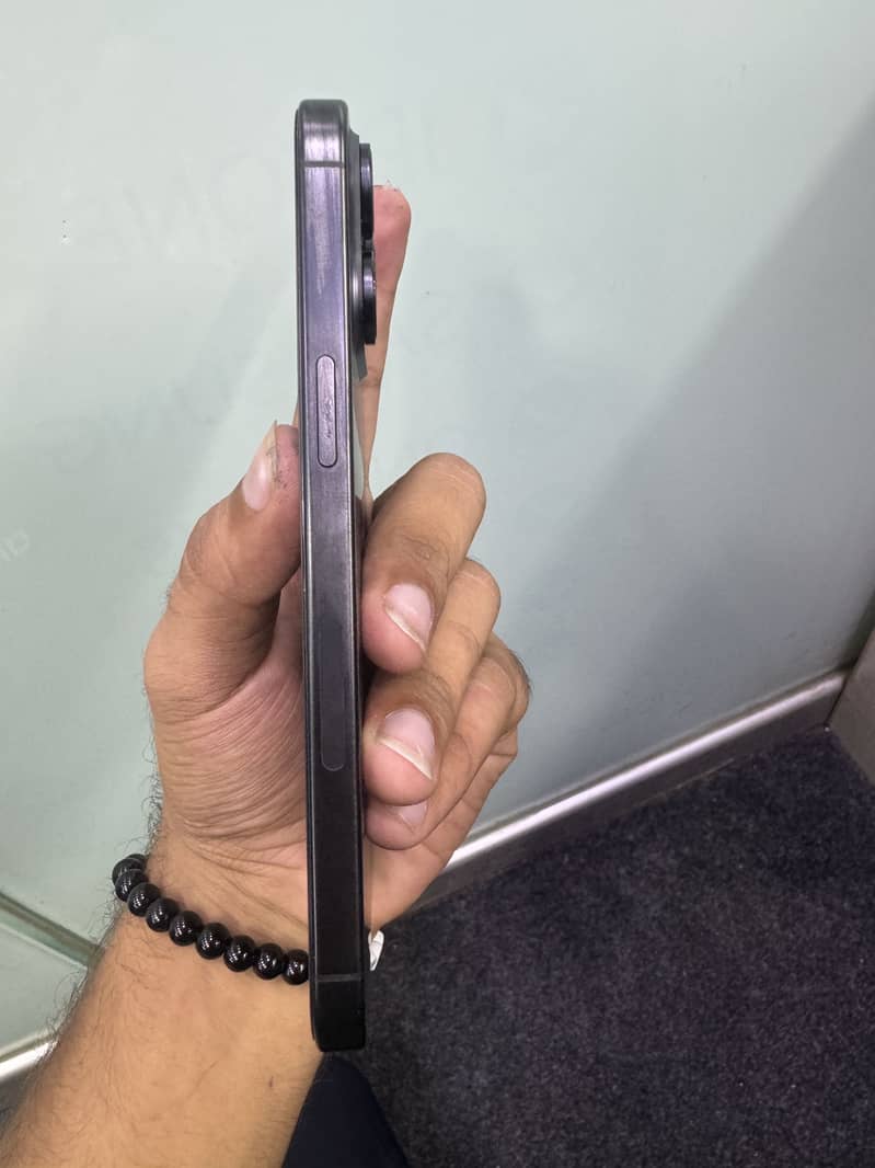 Apple iPhone 15 Pro Max 2