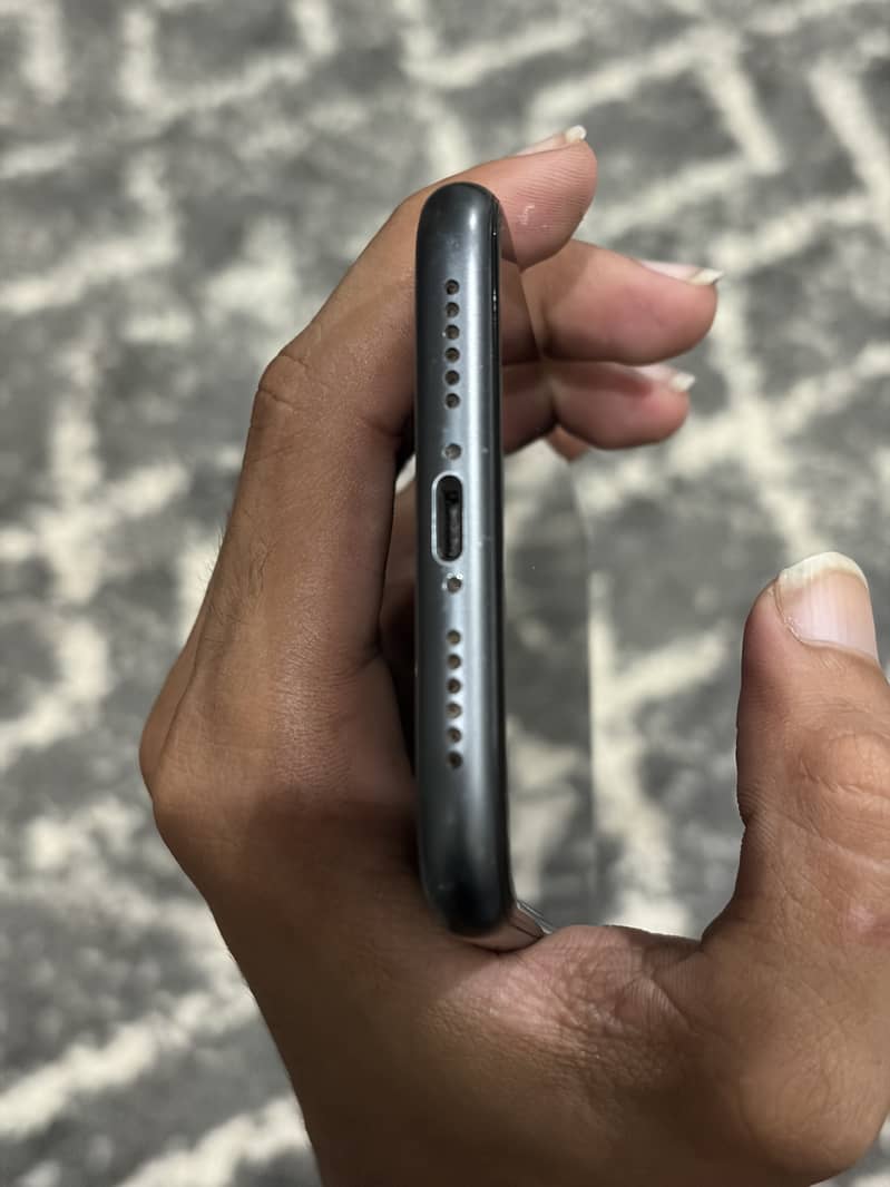 Apple iPhone 11 5