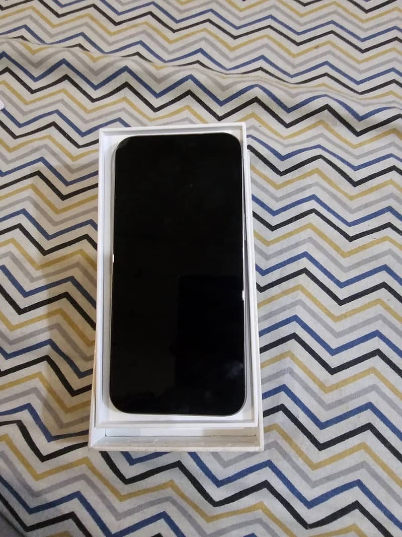 Apple iPhone 15 Pro Max 4