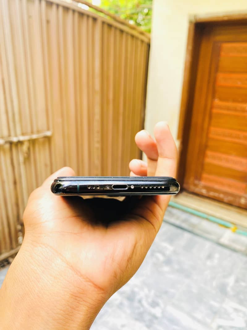 Apple iPhone 11 Pro 3
