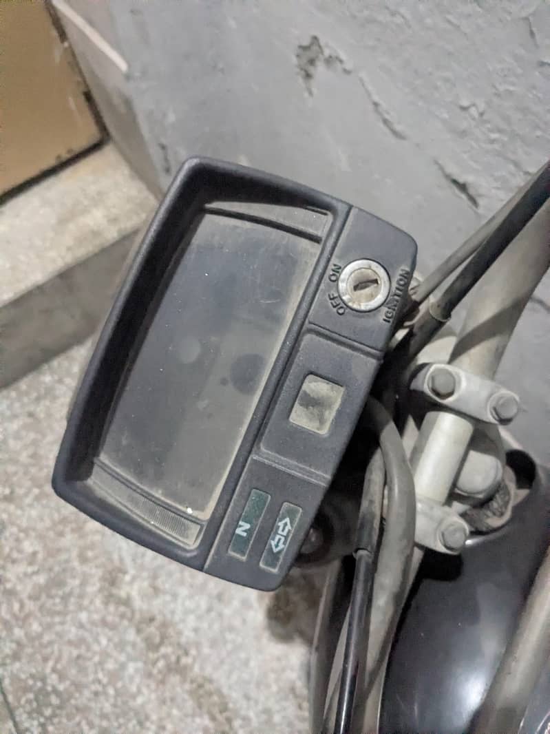 CD 70 2001 model 6