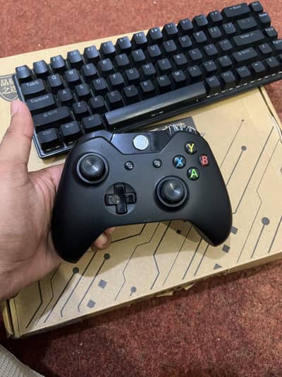 GAMING CONTROLLER