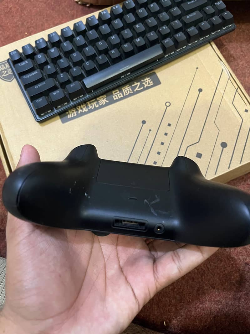 GAMING CONTROLLER 2