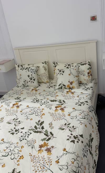 White queen size bed with free molty foam 30 thousand mattress