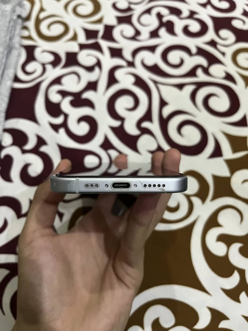 Apple iPhone 15 2