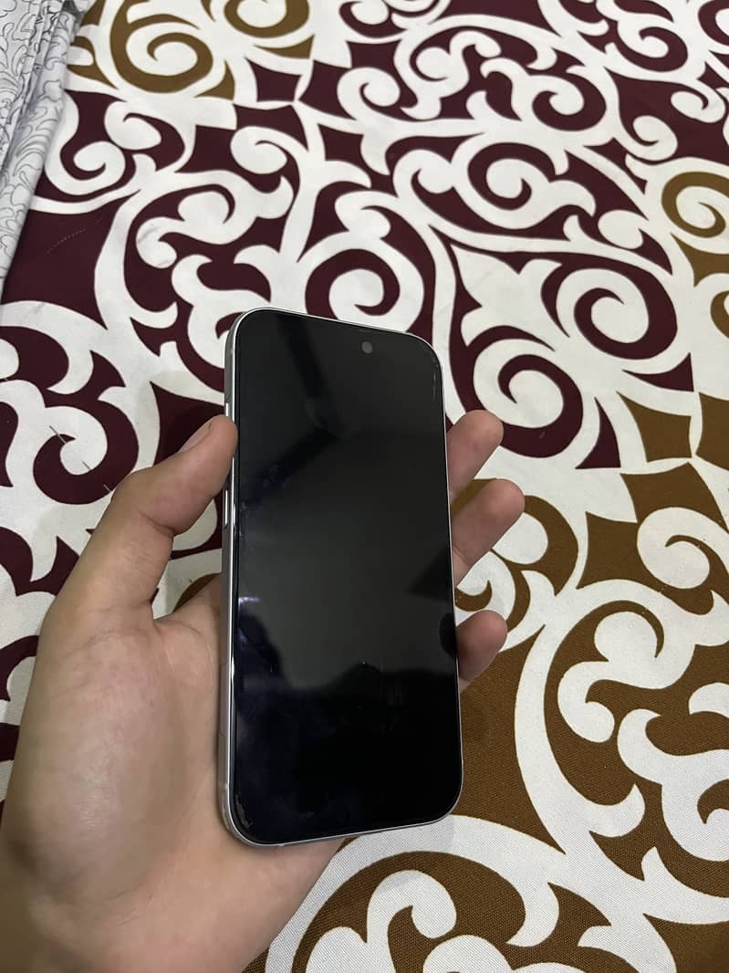 Apple iPhone 15 3